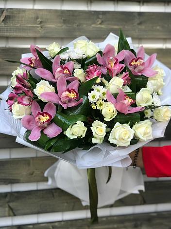 Букет цветов из: Розы и Хризантемы в Красный Яр Волгоградской области